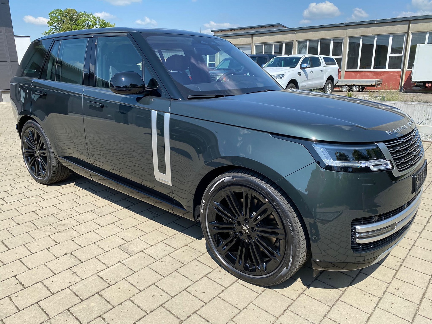 Land Rover Range Rover D350 First Edition