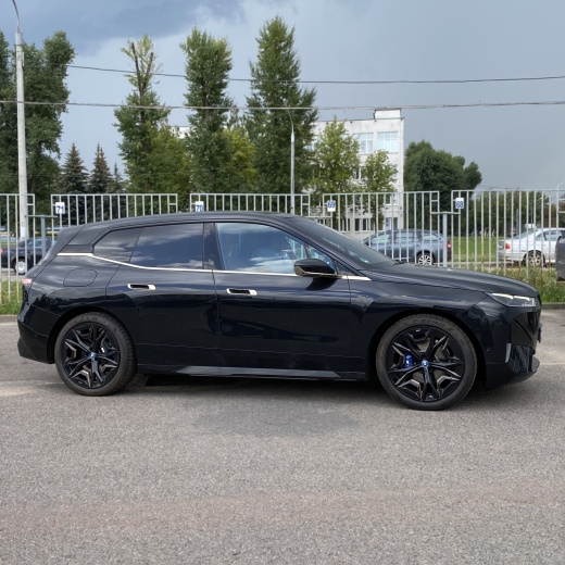 BMW IX M60