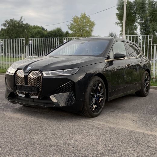 BMW IX M60