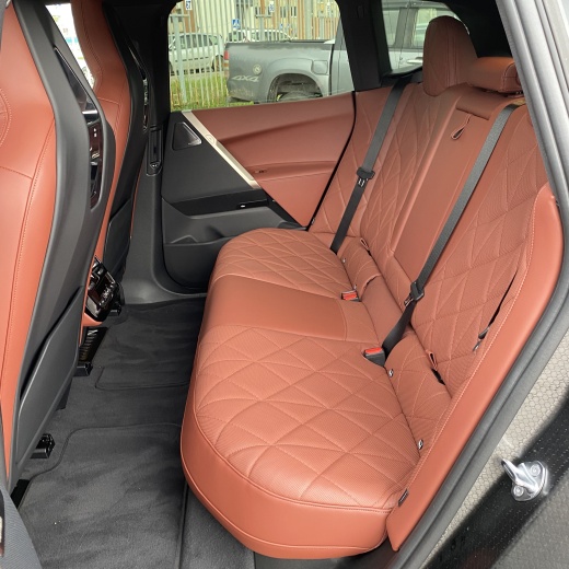 BMW IX M60