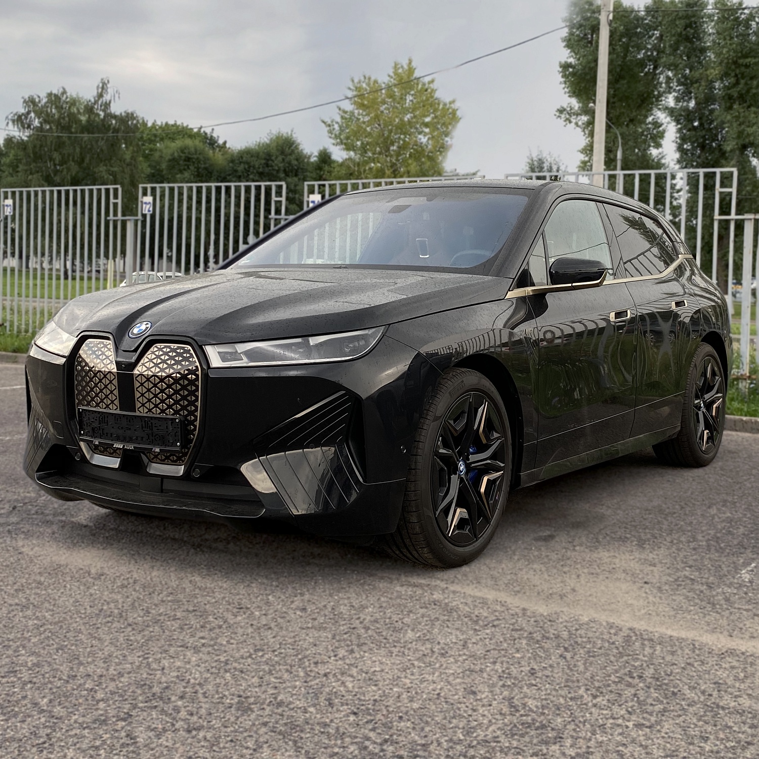 BMW IX M60